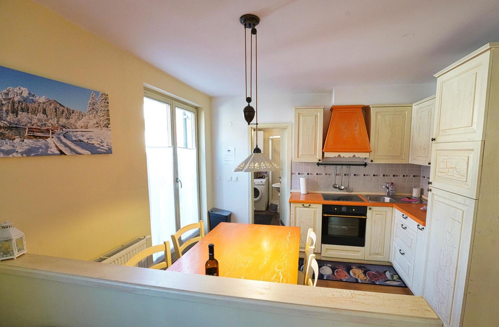 Apartment Mojstrovka With Terrace In City Center Kranjska Gora Eksteriør billede
