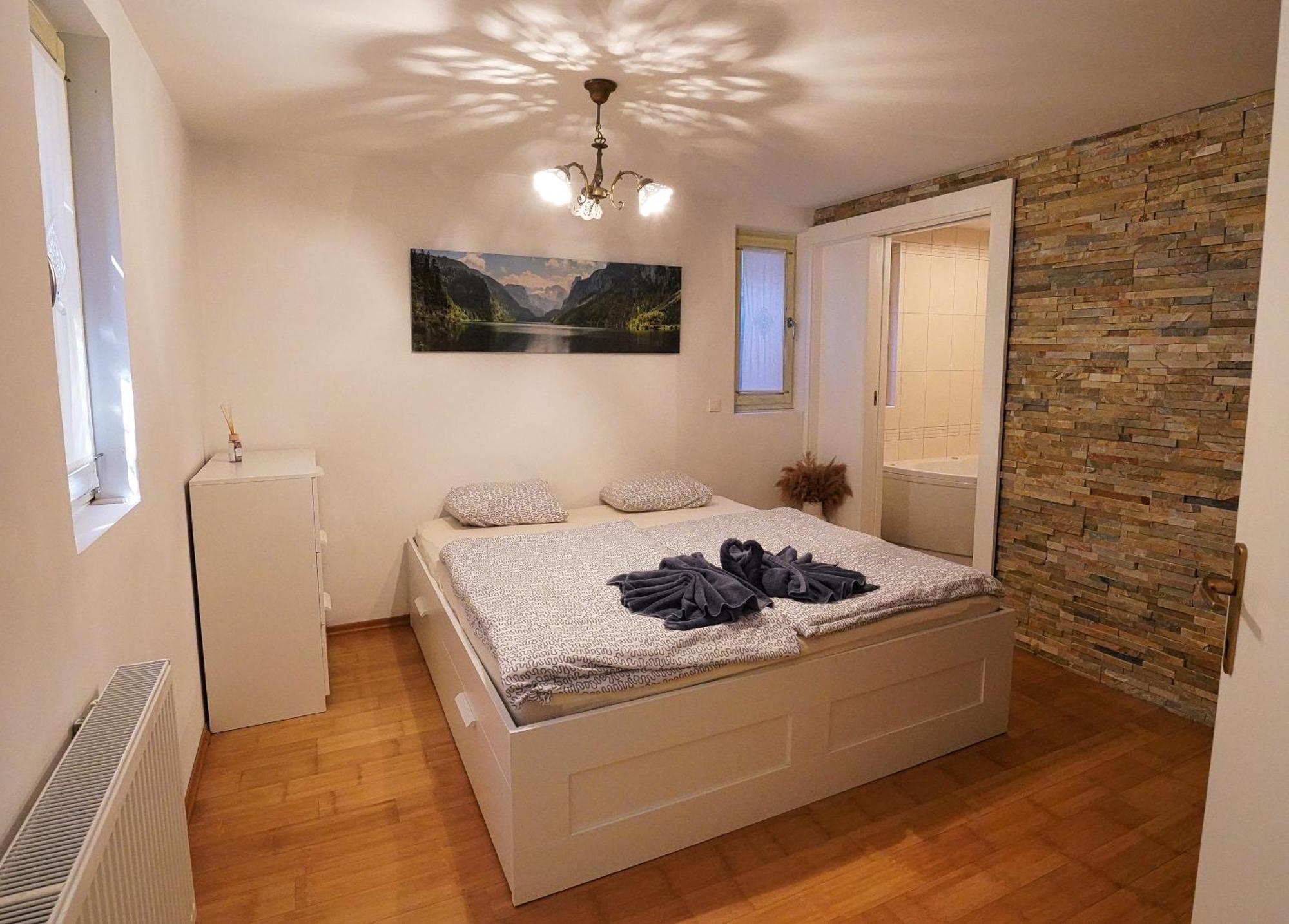 Apartment Mojstrovka With Terrace In City Center Kranjska Gora Eksteriør billede